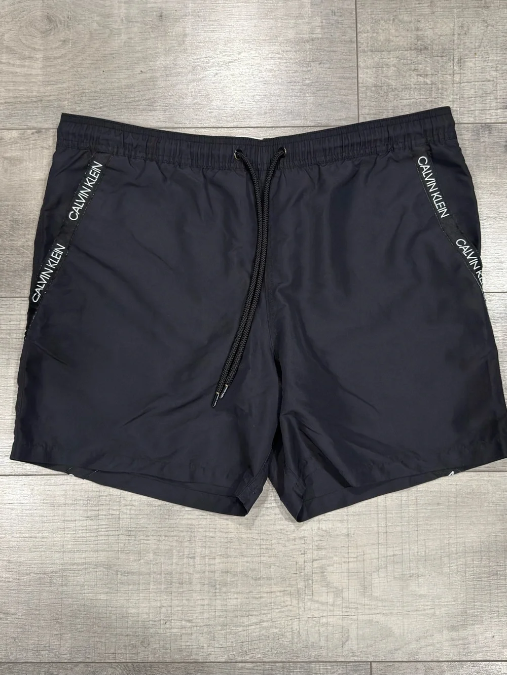 Calvin Klein Black Men’s Swim Shorts – Size Medium